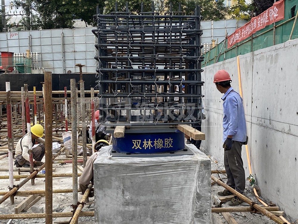 铅芯叠层橡胶隔震支座生产厂家